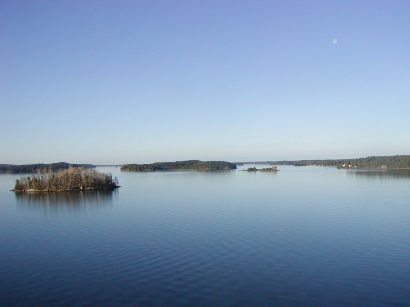 Mondaymorning. Superb Swedish seascape during our final stage of the ferrytrip to Stockholm